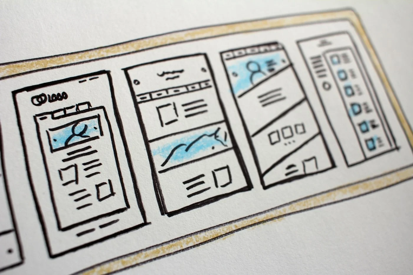 Handgezeichnete Wireframes für die Gestaltung digitaler Oberflächen